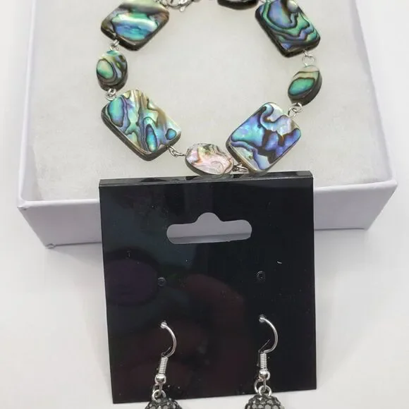 Hand Crafted Natural Shell Jewelry Set - Picture 4 of 15